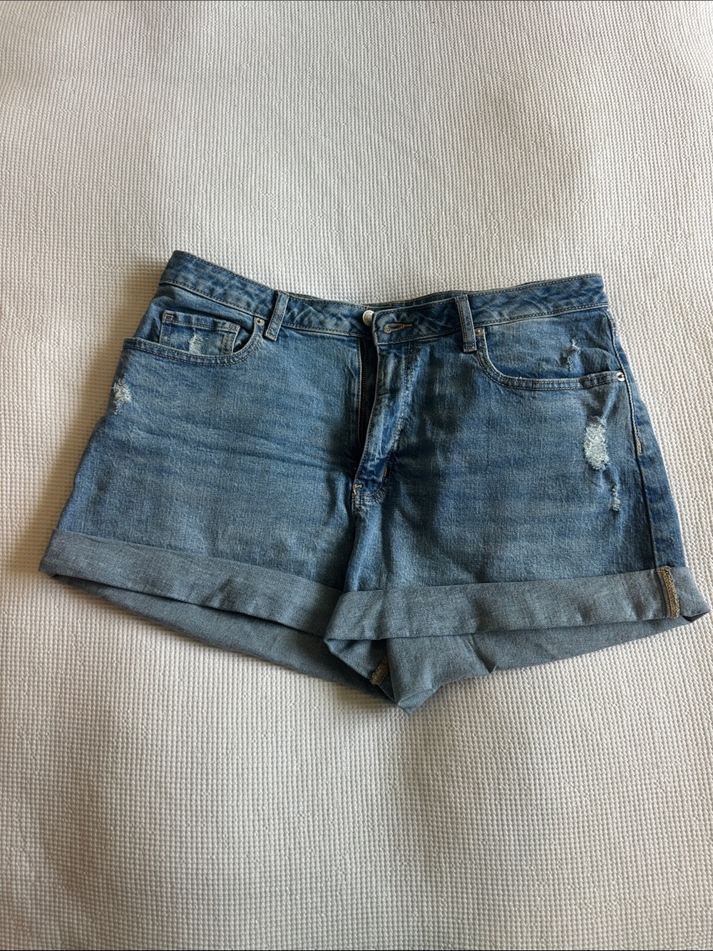 Casual Women's Blue Denim Cuffed Jean Shorts